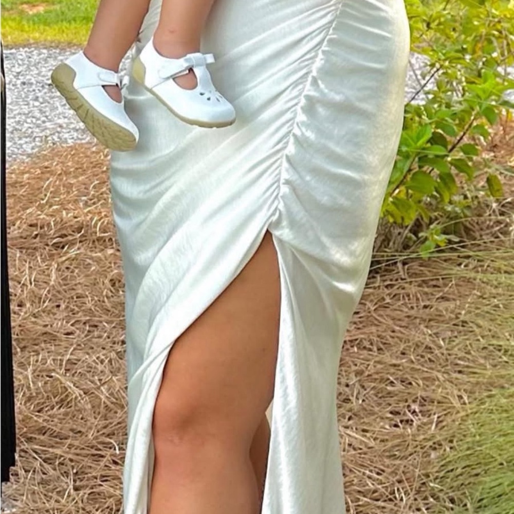 Abercrombie & Fitch Cream Maxi Dress - Picture 2 of 3